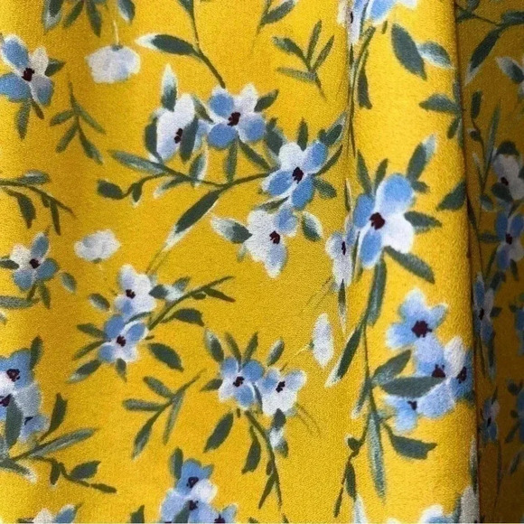 Pleione Women's Short Sleeve Medium Shirt Yellow with Blue Flowers - Picture 3 of 5